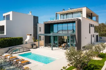 Petrčane Villa for 8 Guests with 4 Bedrooms