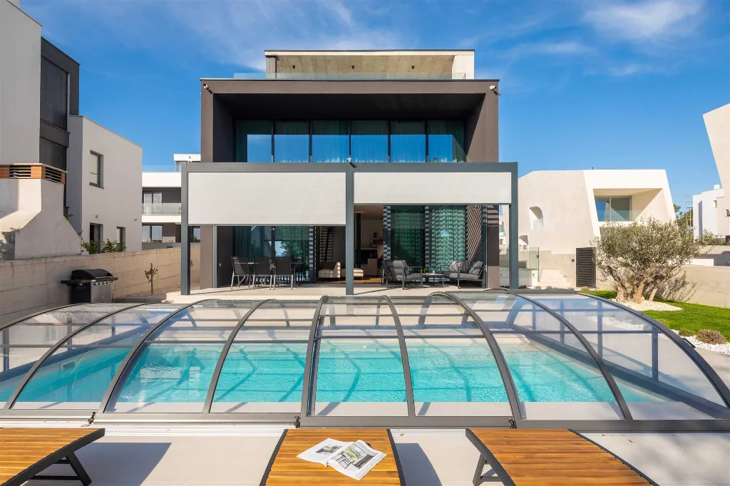 Petrčane Villa for 8 Guests with 4 Bedrooms