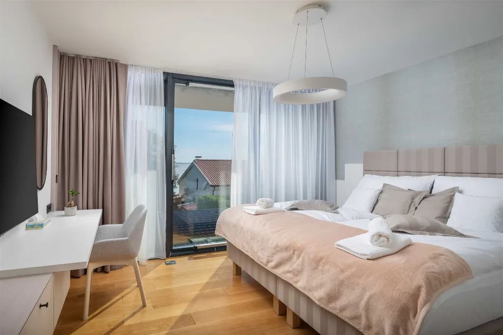 Petrčane Villa for 8 Guests with 4 Bedrooms