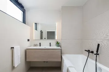 Petrčane Villa for 8 Guests with 4 Bedrooms