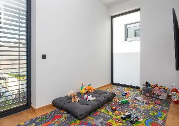 Petrčane Villa for 8 Guests with 4 Bedrooms