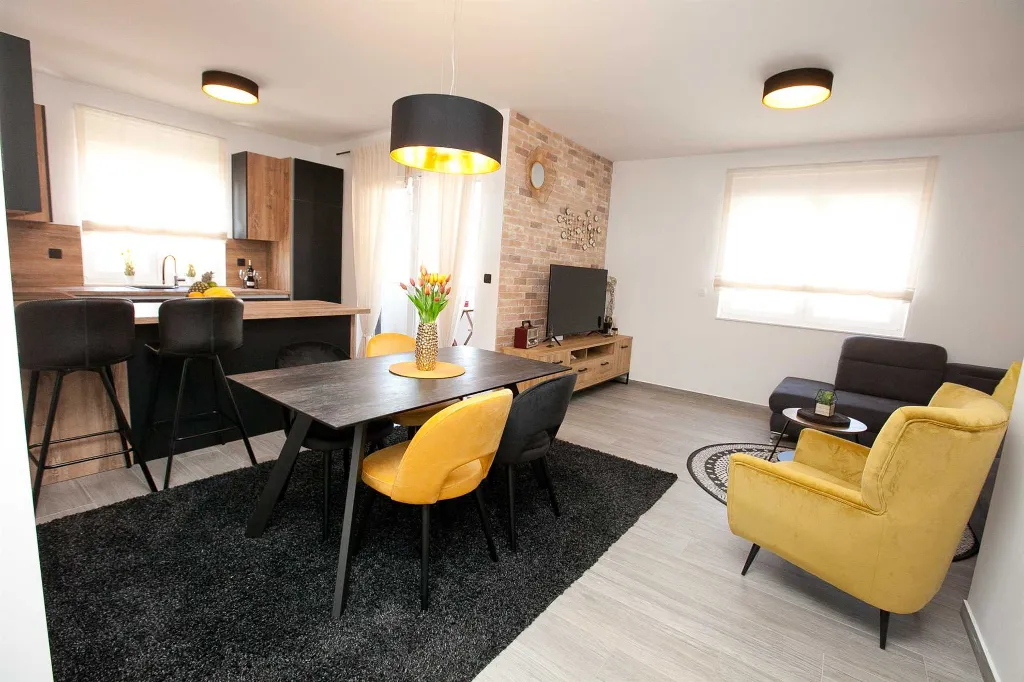 Air-Conditioned Apartment with Balcony in Zadar