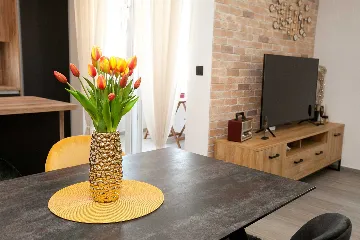 Air-Conditioned Apartment with Balcony in Zadar