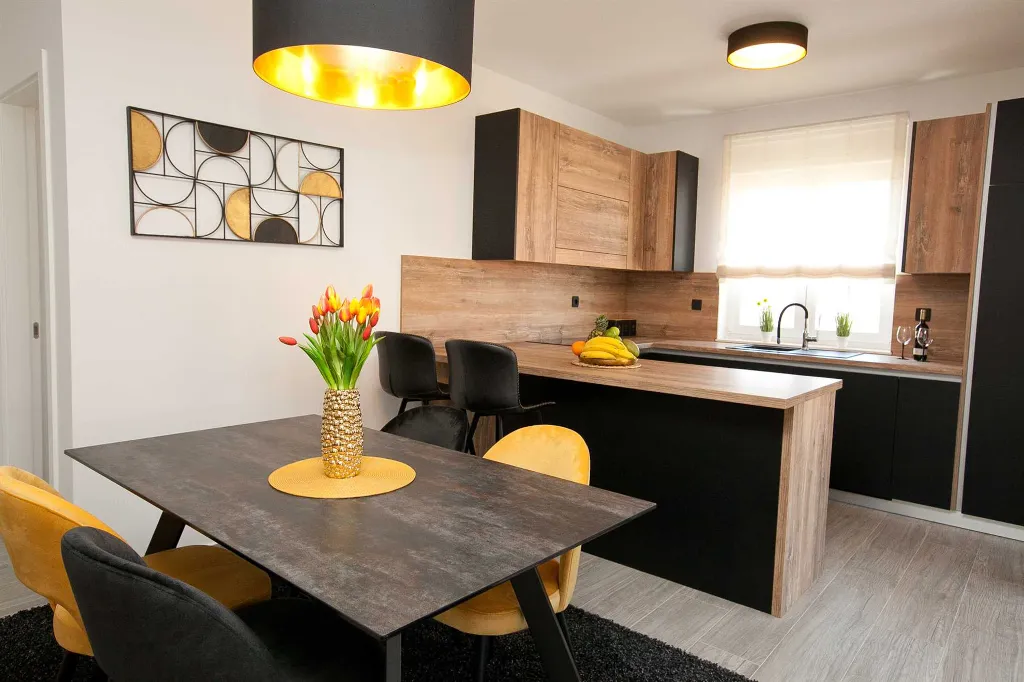 Air-Conditioned Apartment with Balcony in Zadar