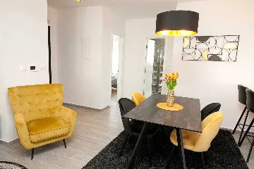 Air-Conditioned Apartment with Balcony in Zadar