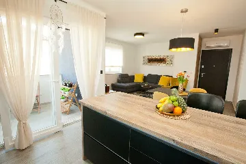 Air-Conditioned Apartment with Balcony in Zadar