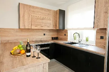 Air-Conditioned Apartment with Balcony in Zadar