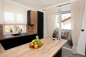 Air-Conditioned Apartment with Balcony in Zadar