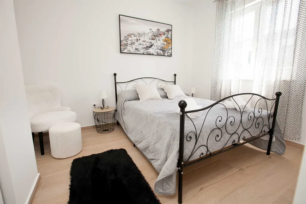 Air-Conditioned Apartment with Balcony in Zadar