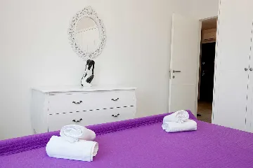Air-Conditioned Apartment with Balcony in Zadar