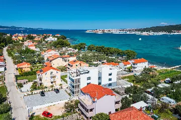 Sea-View Penthouse for 6 in Sukošan