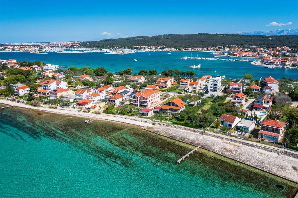 Sea-View Penthouse for 6 in Sukošan