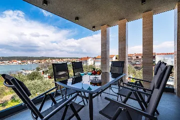 Sea-View Penthouse for 6 in Sukošan