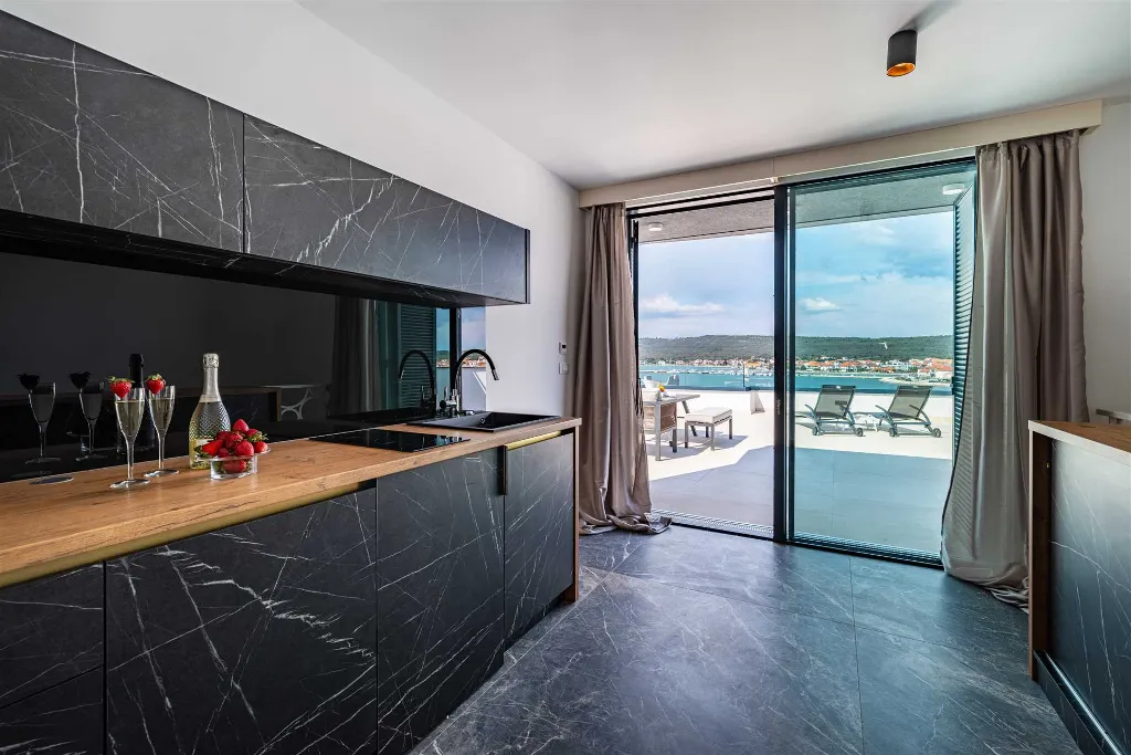 Sea-View Penthouse for 6 in Sukošan