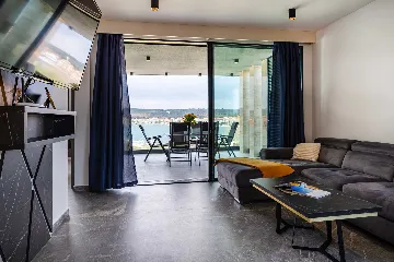 Sea-View Penthouse for 6 in Sukošan