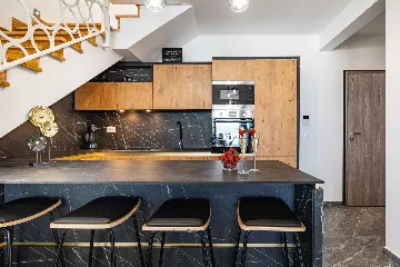 Sea-View Penthouse for 6 in Sukošan