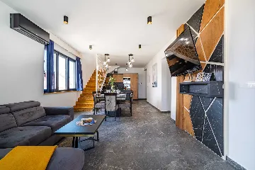 Sea-View Penthouse for 6 in Sukošan