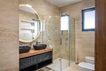 Sea-View Penthouse for 6 in Sukošan