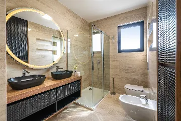 Sea-View Penthouse for 6 in Sukošan