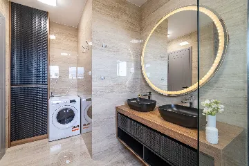 Sea-View Penthouse for 6 in Sukošan