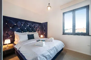 Sea-View Penthouse for 6 in Sukošan