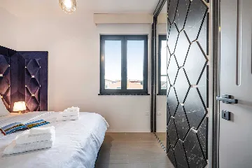 Sea-View Penthouse for 6 in Sukošan