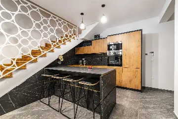 Sea-View Penthouse for 6 in Sukošan