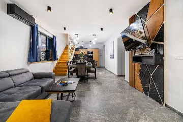 Sea-View Penthouse for 6 in Sukošan