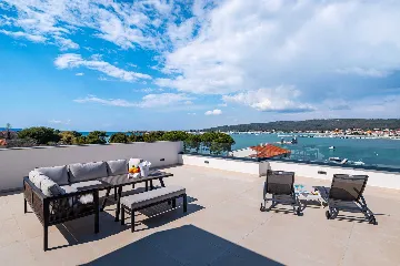 Sea-View Penthouse for 6 in Sukošan
