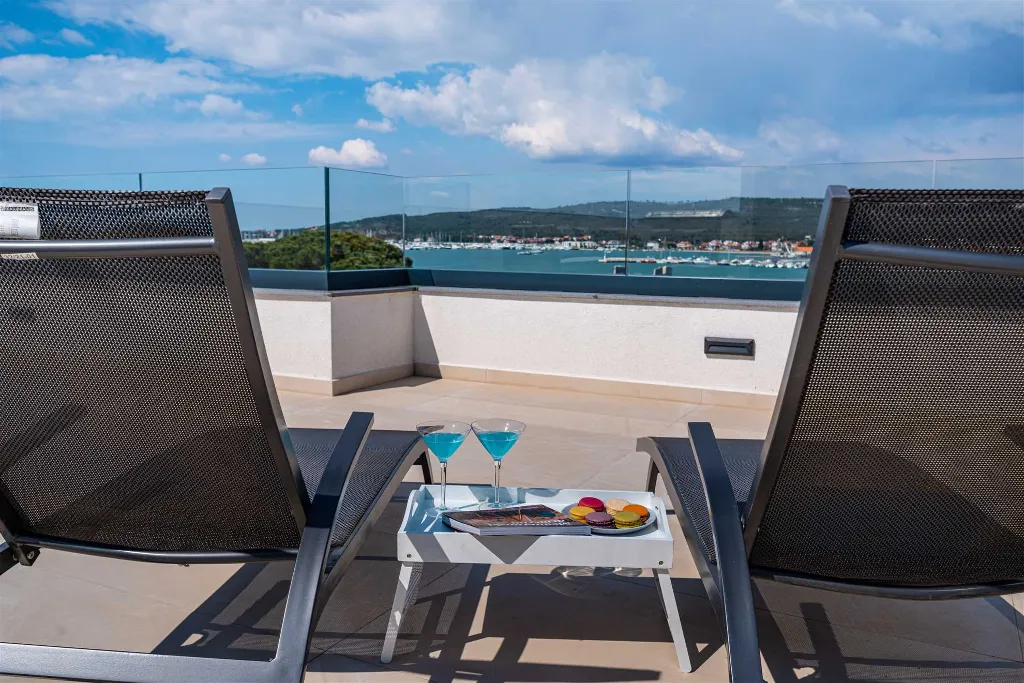 Sea-View Penthouse for 6 in Sukošan