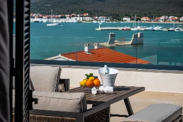 Sea-View Penthouse for 6 in Sukošan