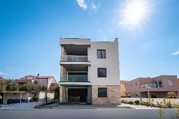 Sea-View Penthouse for 6 in Sukošan