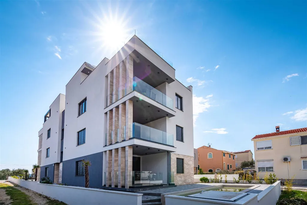 Sea-View Penthouse for 6 in Sukošan