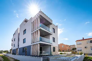 Sea-View Penthouse for 6 in Sukošan