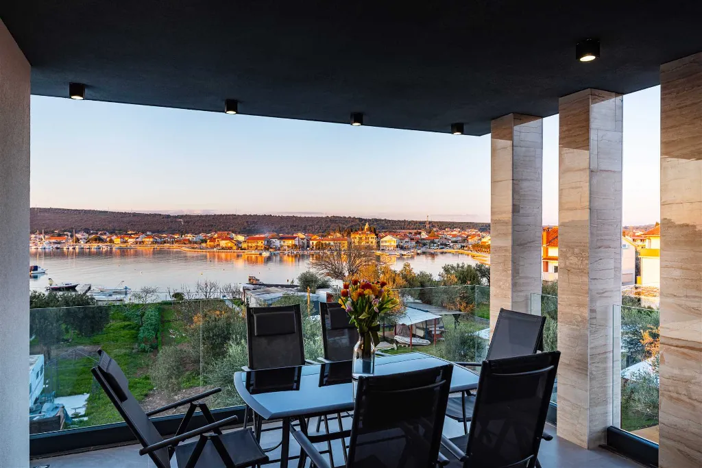Sea-View Penthouse for 6 in Sukošan