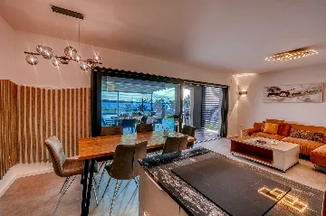 Apartment in Povljana for 6 with Private Pool