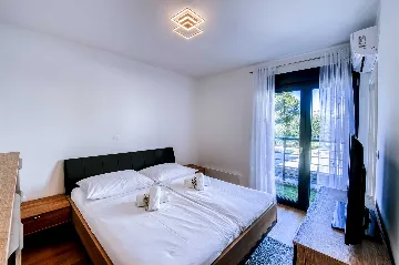 Apartment in Povljana for 6 with Private Pool