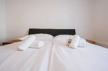 Apartment in Povljana for 6 with Private Pool