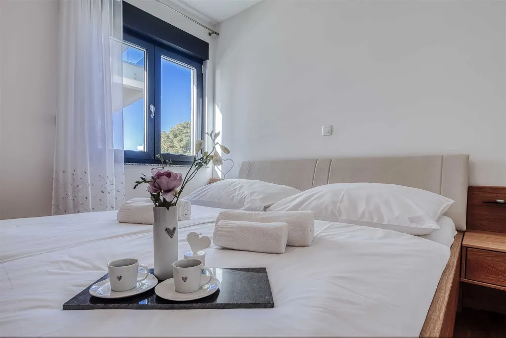 Apartment in Povljana for 6 with Private Pool