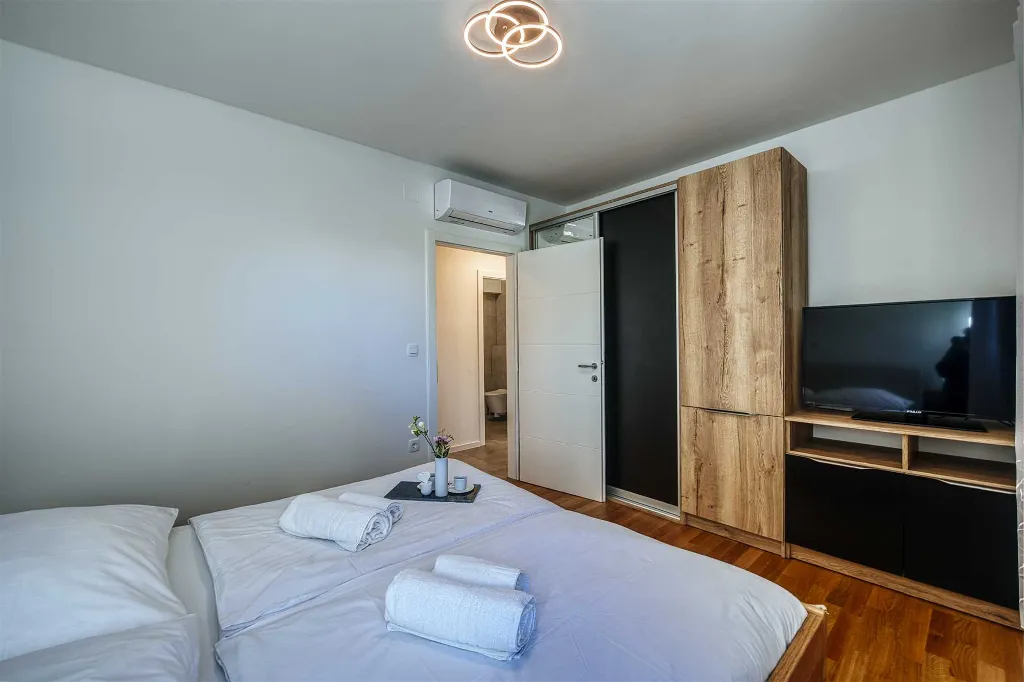 Apartment in Povljana for 6 with Private Pool