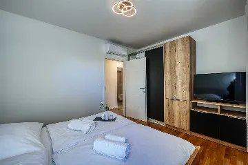 Apartment in Povljana for 6 with Private Pool