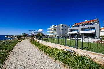 Apartment in Povljana for 6 with Private Pool