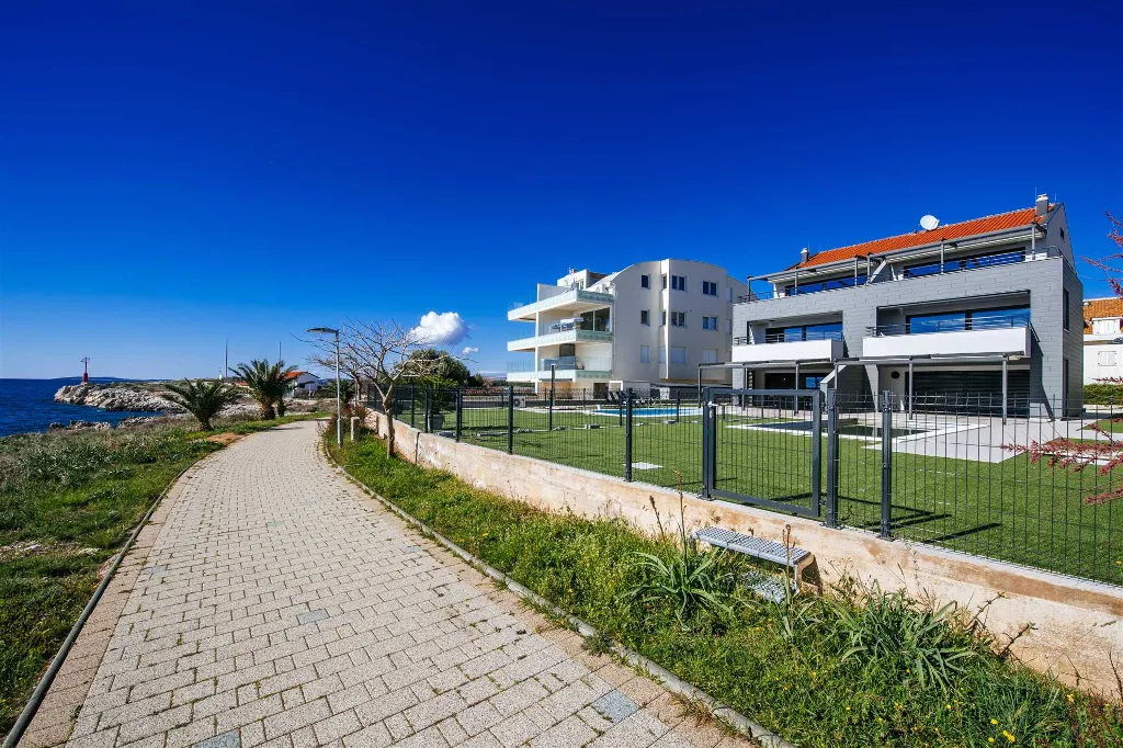 Apartment in Povljana for 6 with Private Pool