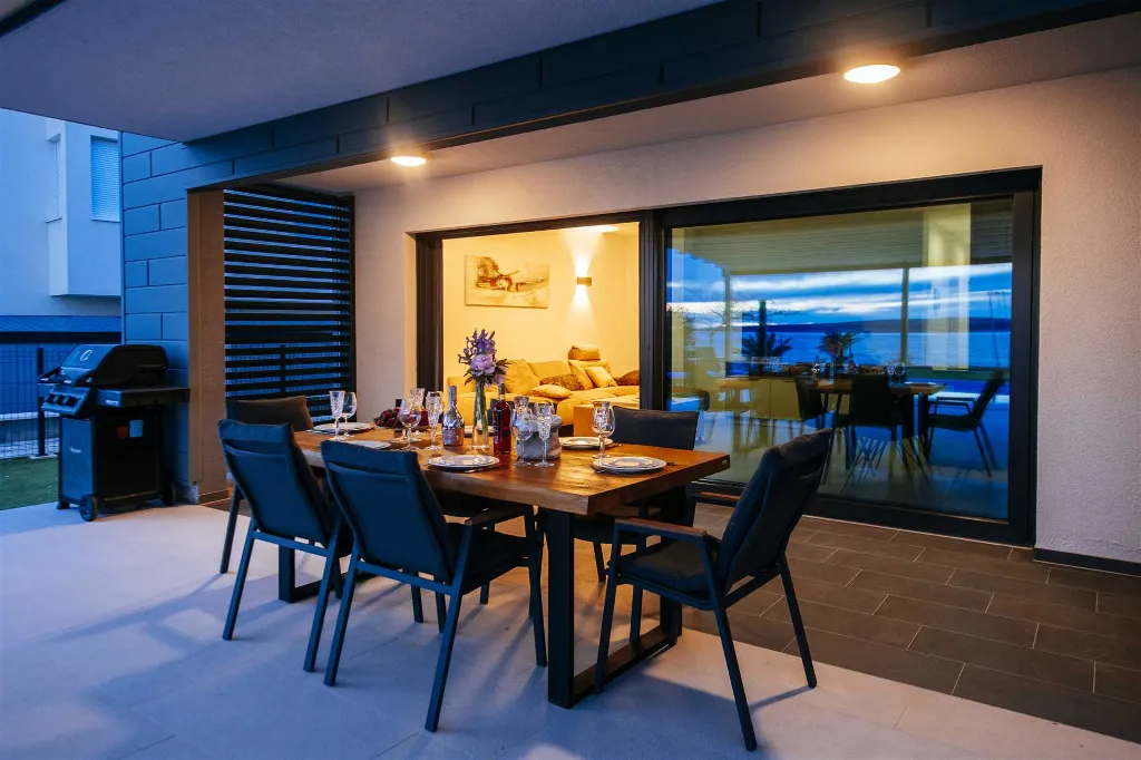 Apartment in Povljana for 6 with Private Pool