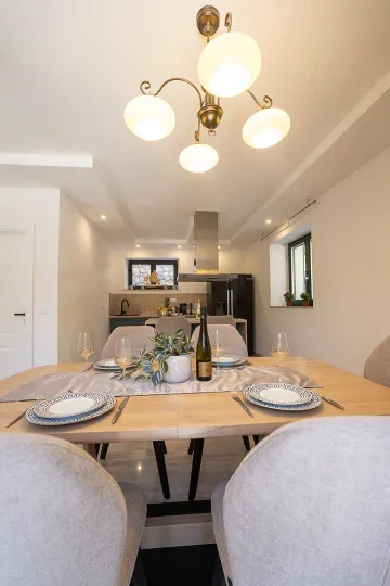 Holiday house with heated pool in Goveđari