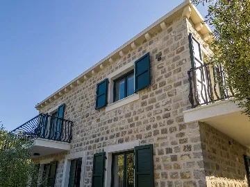 Holiday house with heated pool in Goveđari