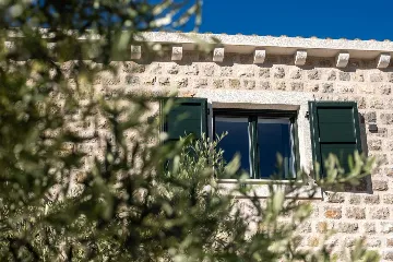 Holiday house with heated pool in Goveđari