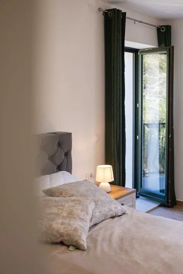 Holiday house with heated pool in Goveđari