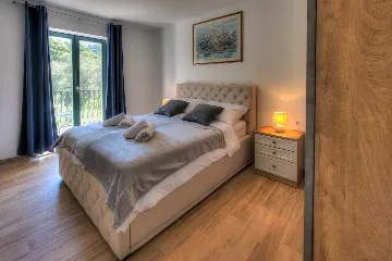 Holiday house with heated pool in Goveđari