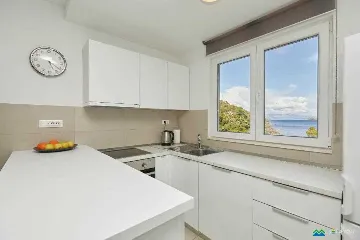 2-Bedroom Seafront Apartment in Babino Polje